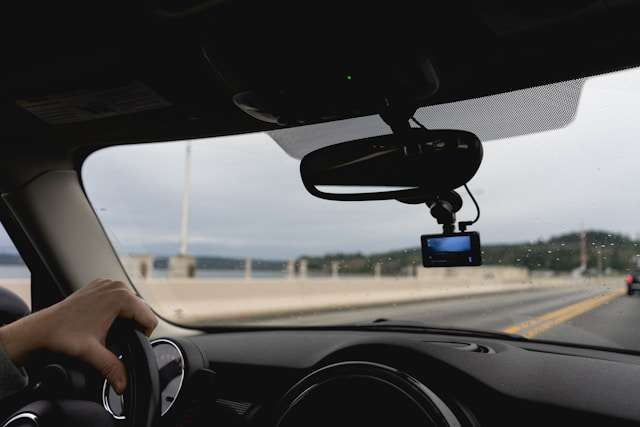 nicole-logan-UkPxN57vaDc-unsplash Waylens licences InsureVision AI for fleet risk
