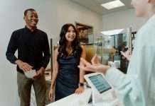 Insurance leaders have spent the past decade investing heavily in modernising pricing engines, underwriting models and digital distribution channels. Yet despite this sustained transformation effort, customer experience (CX) continues to fall short of rising expectations, according to Earnix.