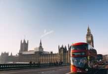 Aviva expands specialist underwriting across UK regions