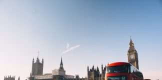 Aviva expands specialist underwriting across UK regions