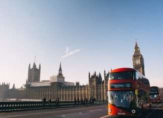 Aviva expands specialist underwriting across UK regions