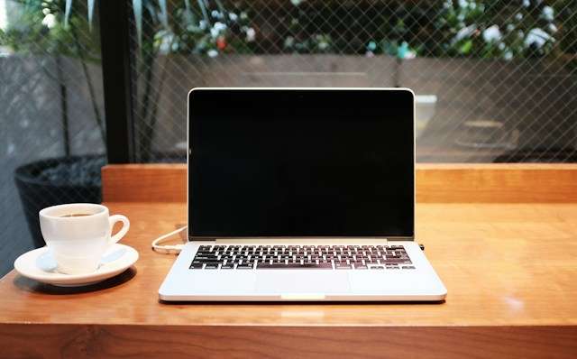 alex-knight-j4uuKnN43_M-unsplash (10) Kayna launches risk module for franchise networks